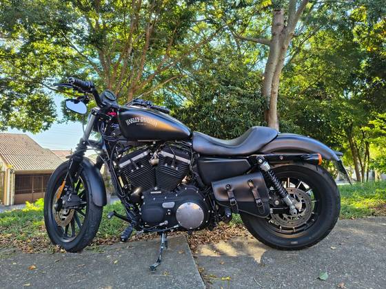 HARLEY-DAVIDSON SPORTSTER IRON 883 